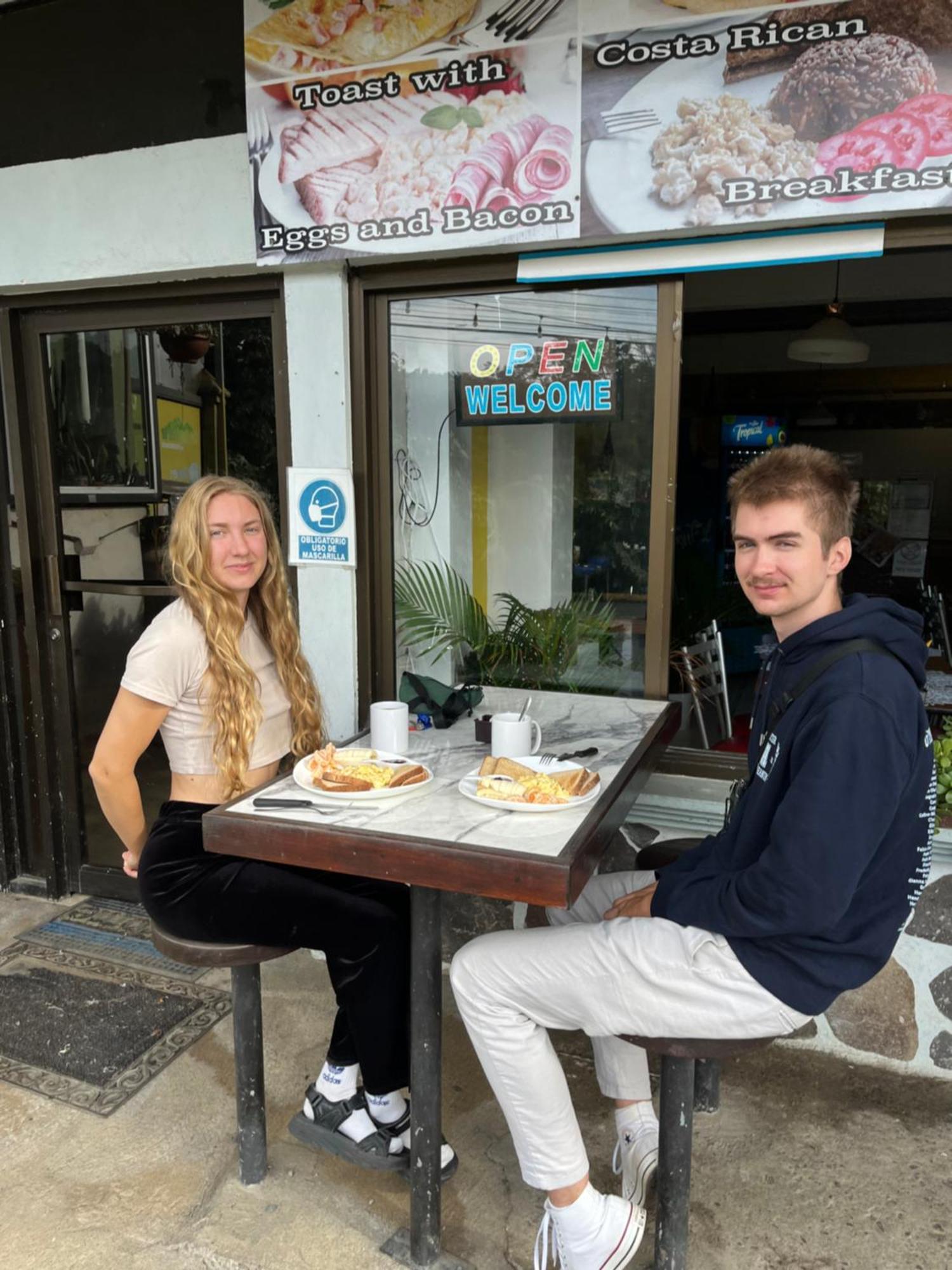 Hotel & Hostel Sloth Backpackers Монте-Верде Экстерьер фото