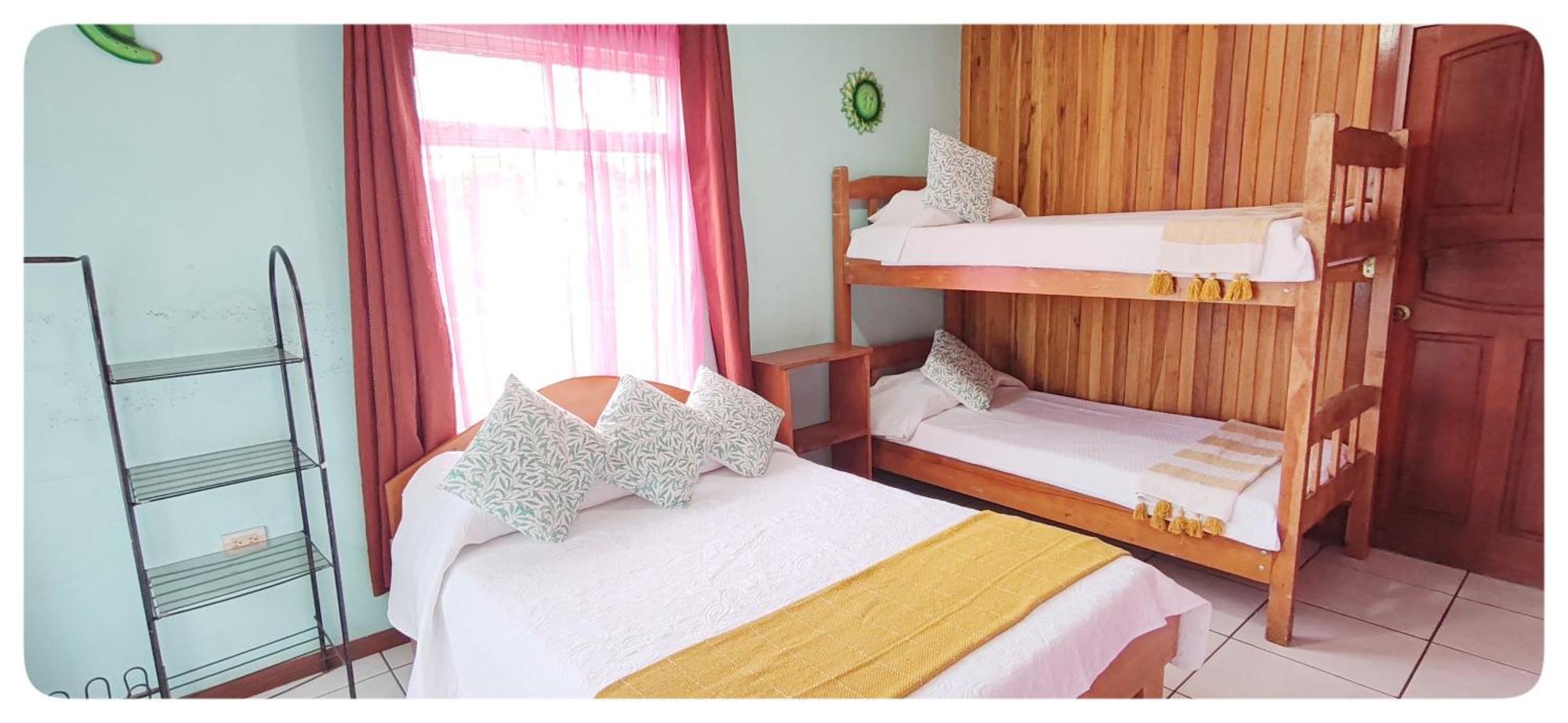 Hotel & Hostel Sloth Backpackers Монте-Верде Экстерьер фото