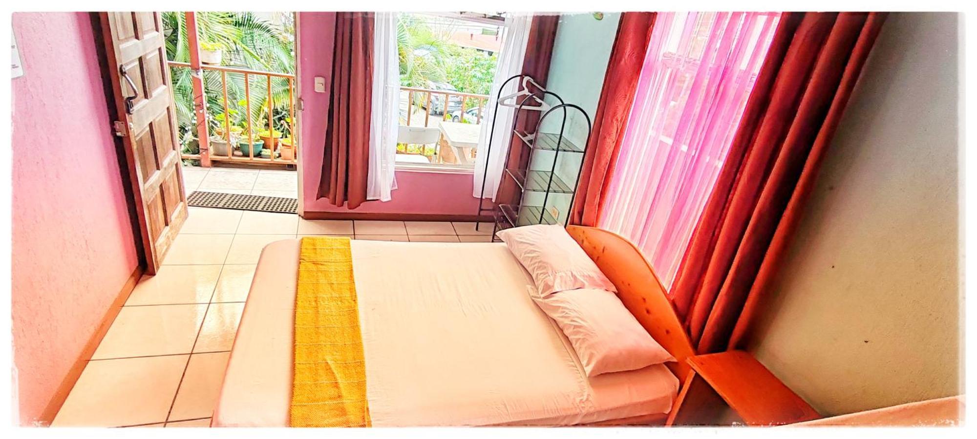 Hotel & Hostel Sloth Backpackers Монте-Верде Экстерьер фото