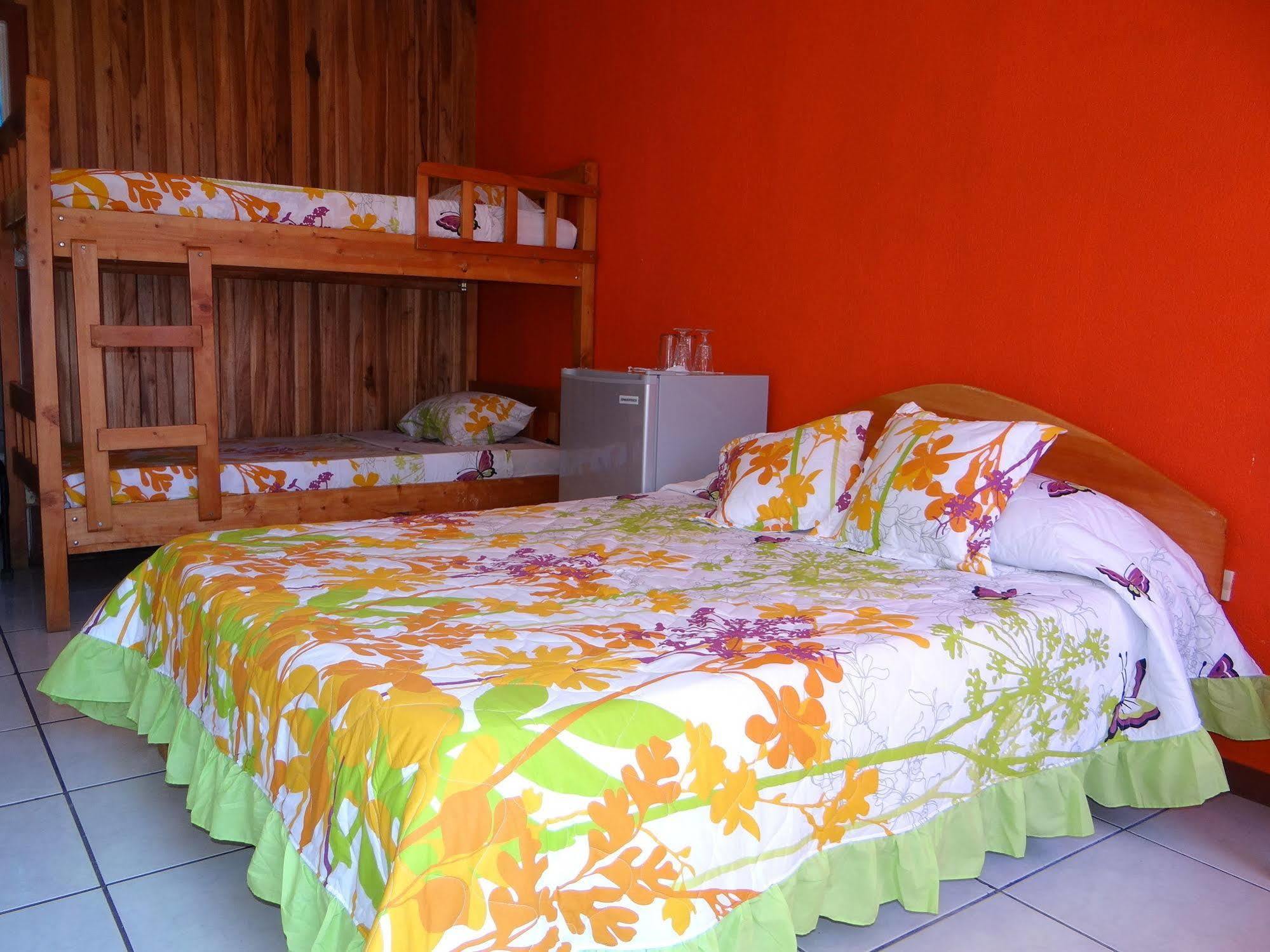 Hotel & Hostel Sloth Backpackers Монте-Верде Экстерьер фото